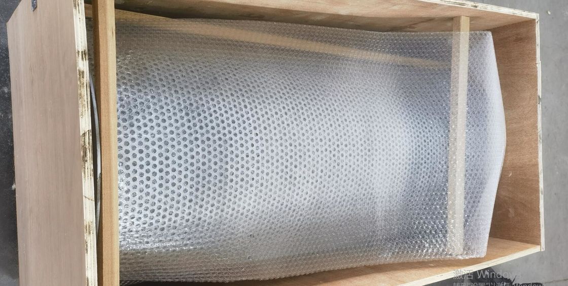 Ersetzen Sie einen neuen Filter aus Edelstahl in der alten Seewasserstrainer-Häusung